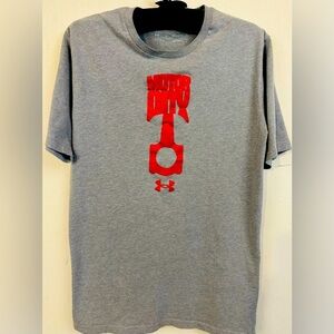Under Armour Heat Gear Loose Fit Motor City Short Sleeve Crew Neck Gray, size M